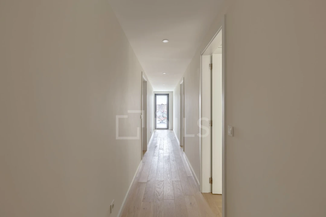 Apartamento T4 para Venda em Avenidas Novas Foto 27