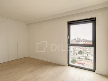 Apartamento T4 para Venda em Avenidas Novas