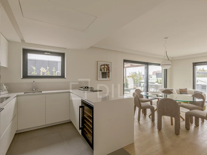 Apartamento T4 para Venda em Avenidas Novas Foto 6