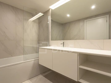 Apartamento T4 para Venda em Avenidas Novas