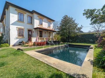 Moradia T5 para Venda em Arcozelo