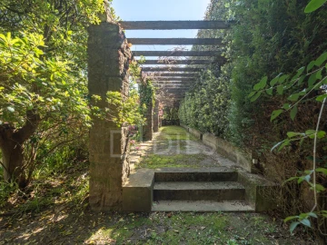 Moradia T5 para Venda em Arcozelo