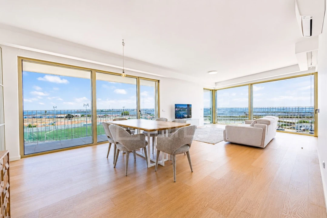 Apartamento T3 para Venda em Faro (Sé e São Pedro) Foto 1
