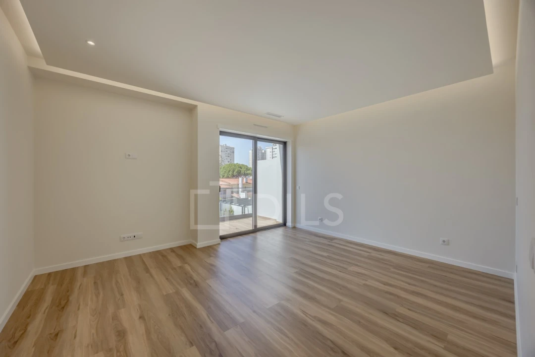 Moradia T3 para Venda em Carcavelos e Parede Foto 16