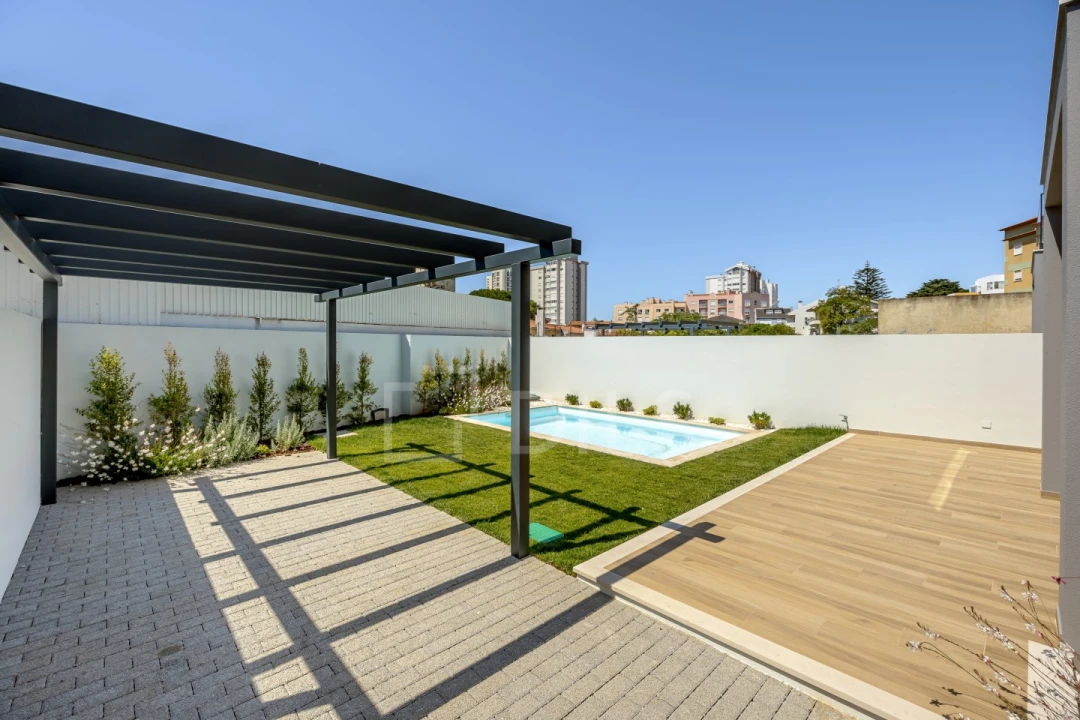 Moradia T3 para Venda em Carcavelos e Parede Foto 2