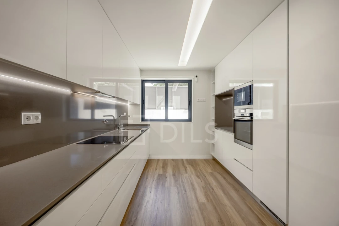Moradia T3 para Venda em Carcavelos e Parede Foto 6