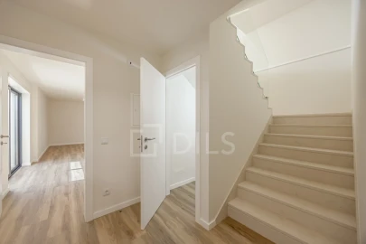 Moradia T3 para Venda em Carcavelos e Parede