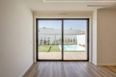 Moradia T3 para Venda em Carcavelos e Parede