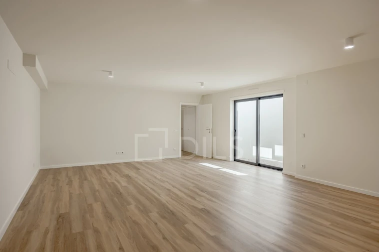 Moradia T3 para Venda em Carcavelos e Parede Foto 12
