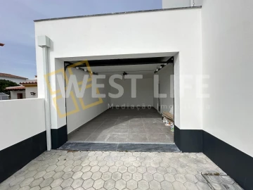 Moradia T4 para Venda em Santa Barbara