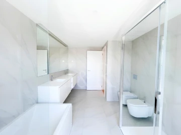 Apartamento T4 para Venda em Avenidas Novas