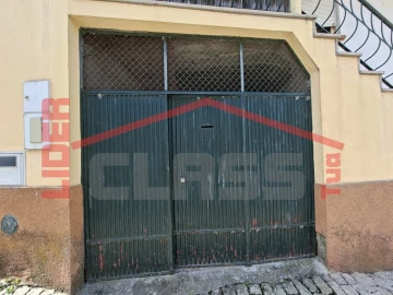 Moradia T3 para Venda em Candoso e Carvalho de Egas