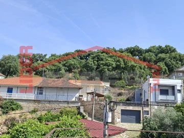 Moradia T3 para Venda em Candoso e Carvalho de Egas
