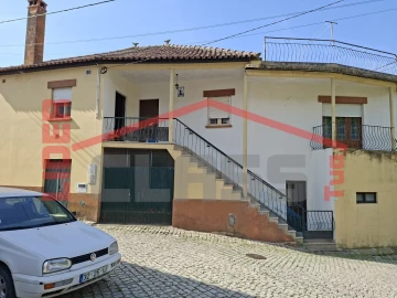 Moradia T3 para Venda em Candoso e Carvalho de Egas