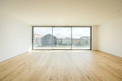 Apartamento T3 para Venda em Glória e Vera Cruz
