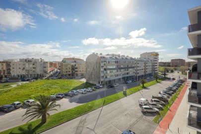 Apartamento T3 para Venda em Glória e Vera Cruz