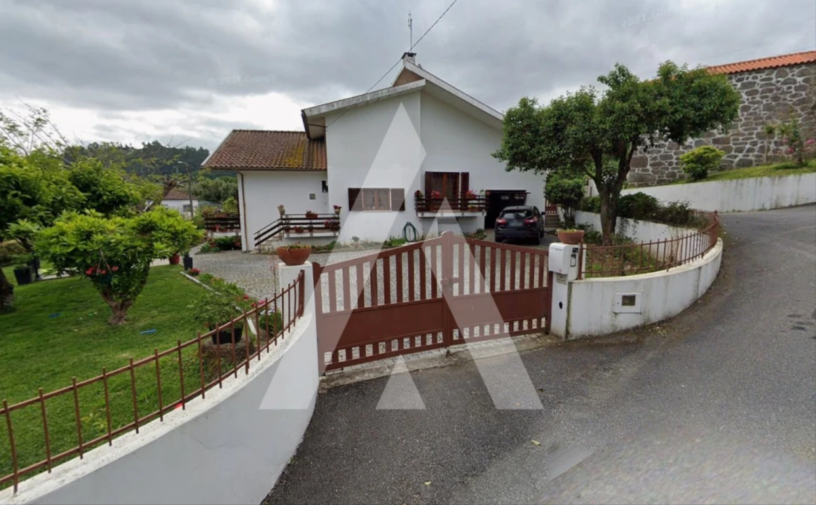 Moradia T4 para Venda em Bravães Foto 32