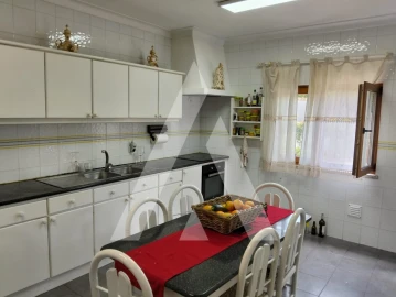 Moradia T4 para Venda em Bravães