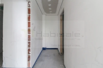 Apartamento T2 para Venda em Póvoa de Santo Adrião e Olival Basto