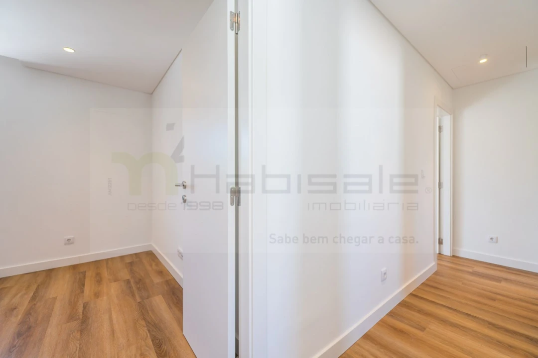 Moradia T3 para Venda em Queluz e Belas Foto 32