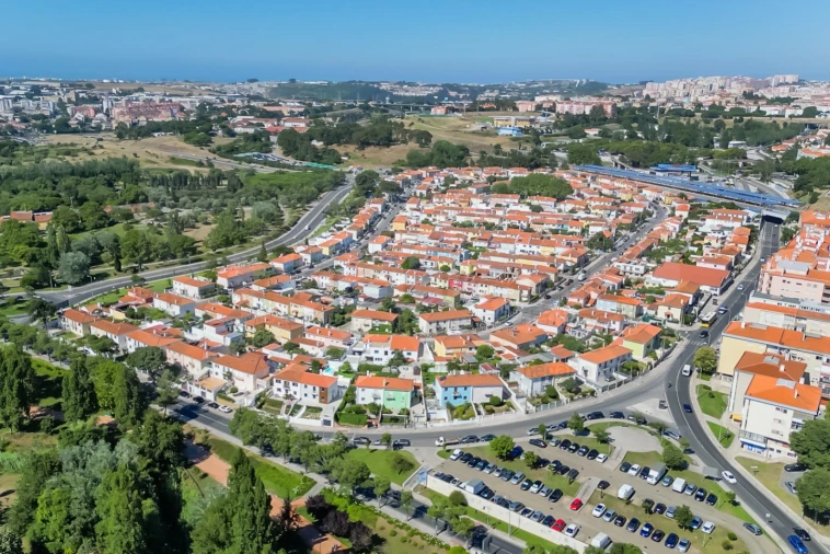 Moradia T3 para Venda em Queluz e Belas Foto 49