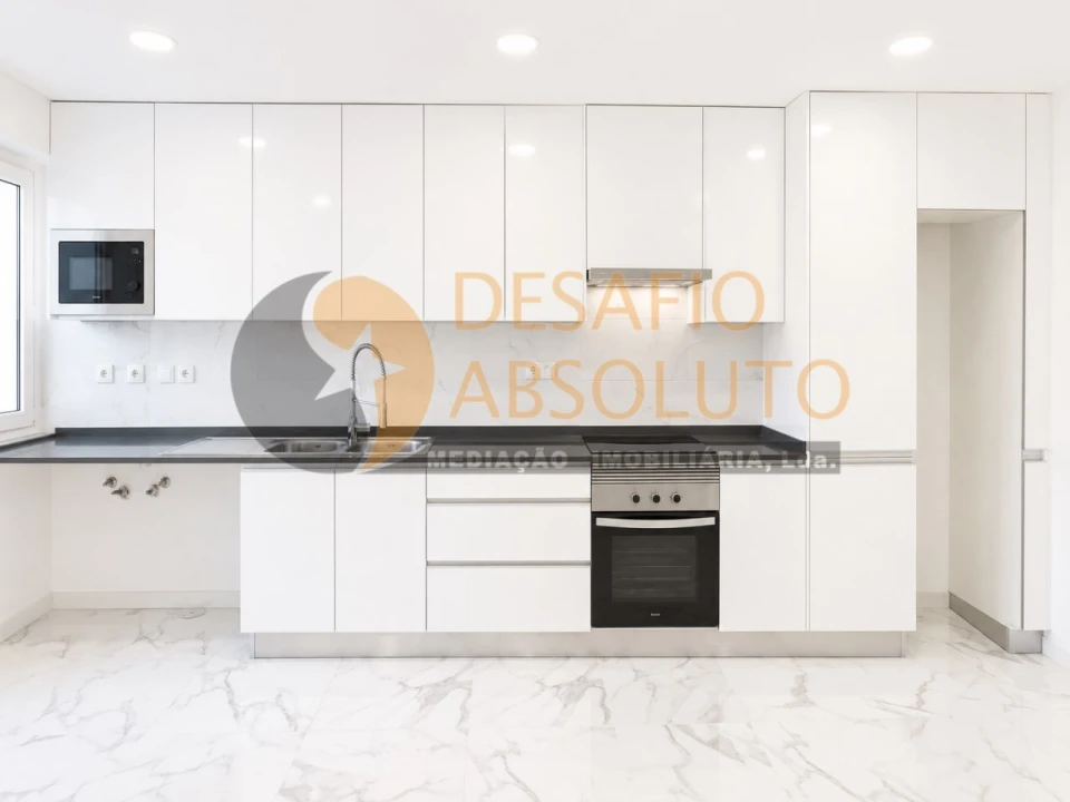 Apartamento T2 para Venda em Laranjeiro e Feijó Foto 1