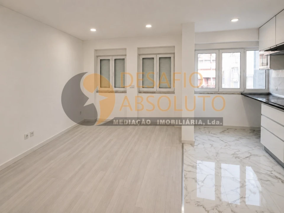 Apartamento T2 para Venda em Laranjeiro e Feijó Foto 4
