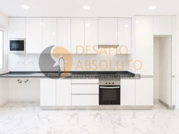 Apartamento T2 para Venda em Laranjeiro e Feijó