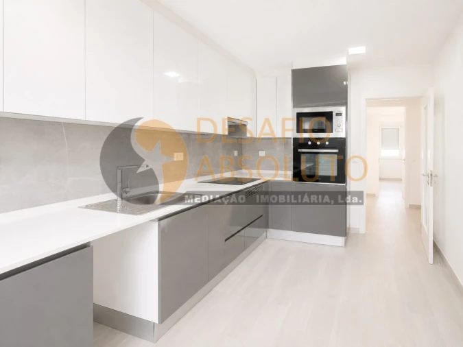 Apartamento T2 para Venda em Laranjeiro e Feijó Foto 2