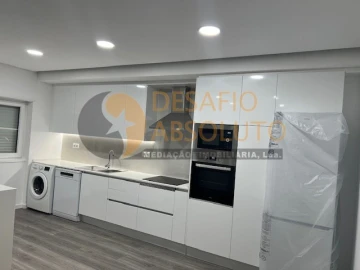 Apartamento T3 para Venda em Almada, Cova da Piedade, Pragal e Cacilhas