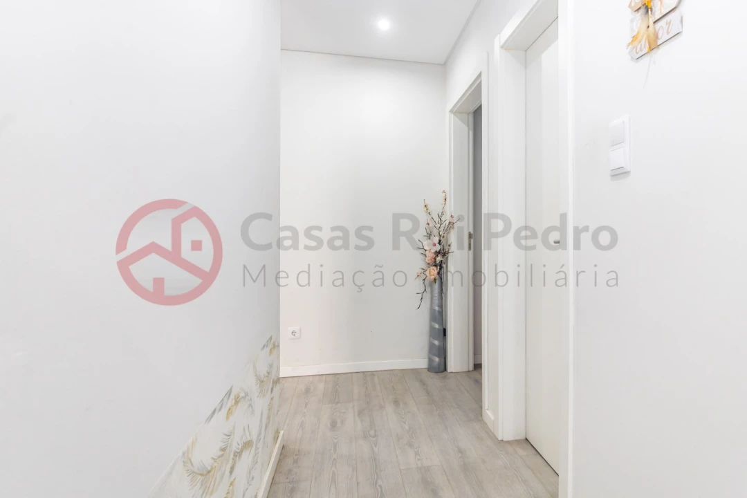 Moradia T4 para Venda em Santo Antonio da Charneca Foto 10