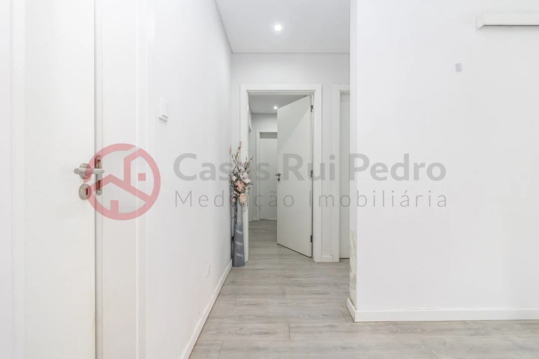 Moradia T4 para Venda em Santo Antonio da Charneca Foto 13