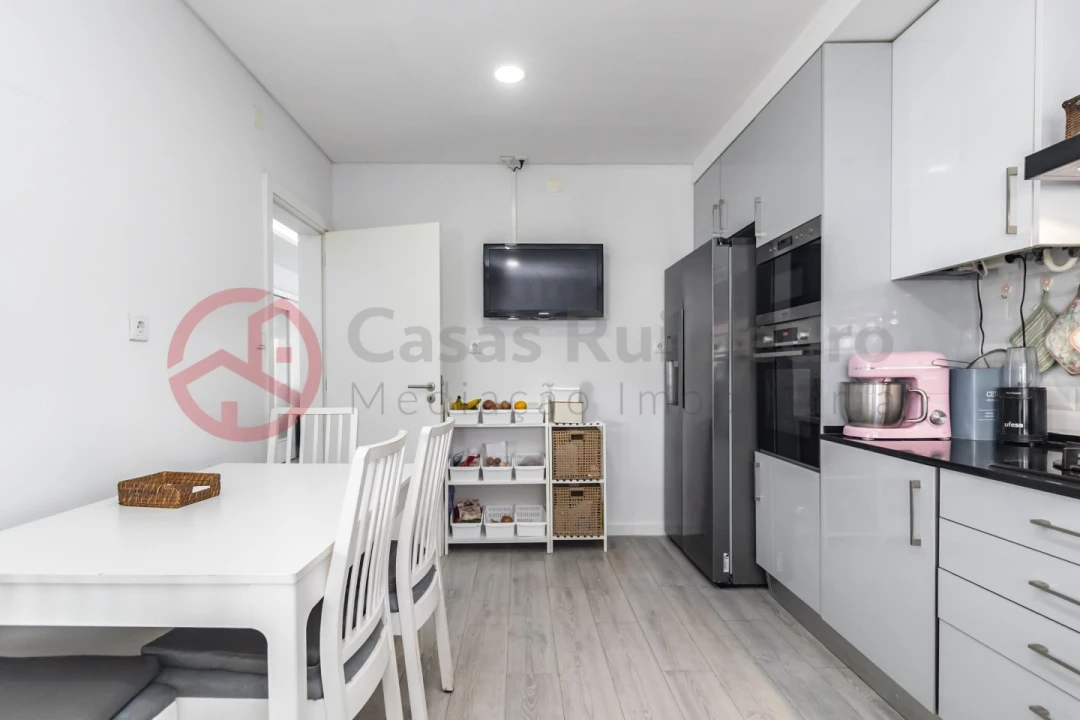 Moradia T4 para Venda em Santo Antonio da Charneca Foto 23