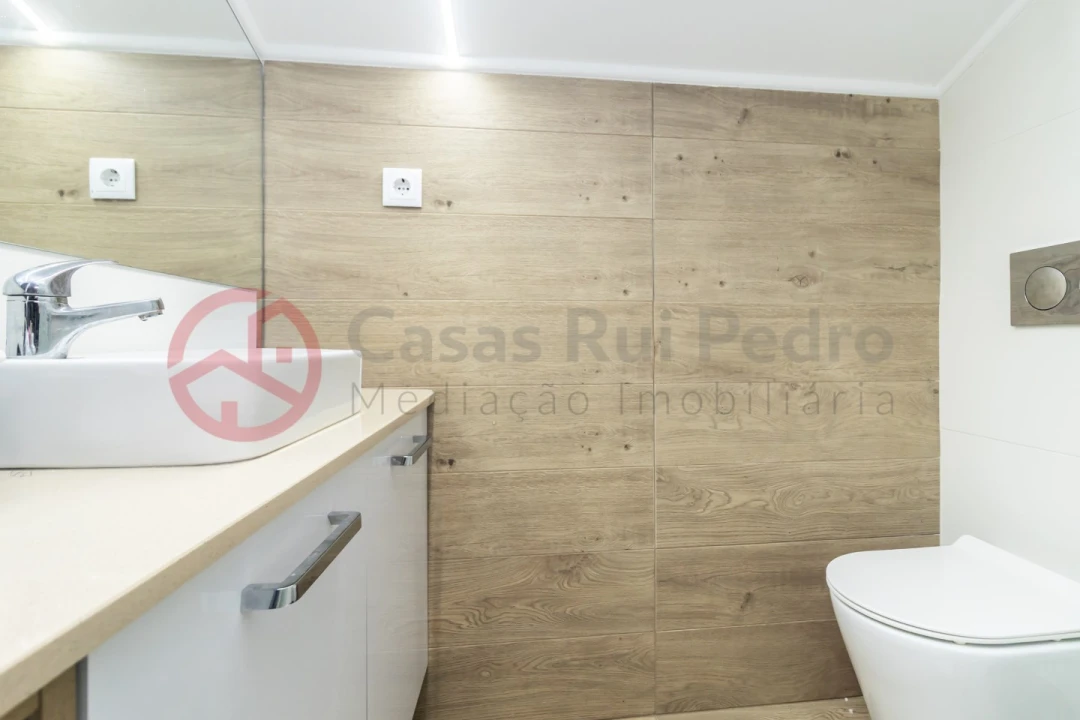 Moradia T4 para Venda em Santo Antonio da Charneca Foto 43