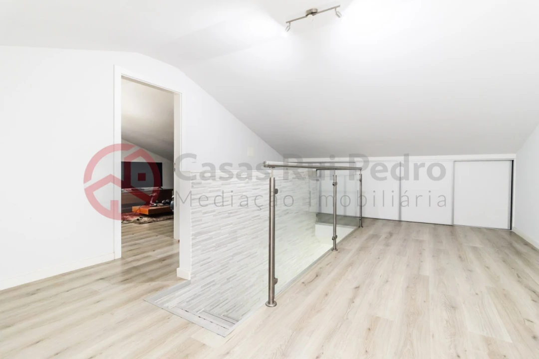 Moradia T4 para Venda em Santo Antonio da Charneca Foto 52