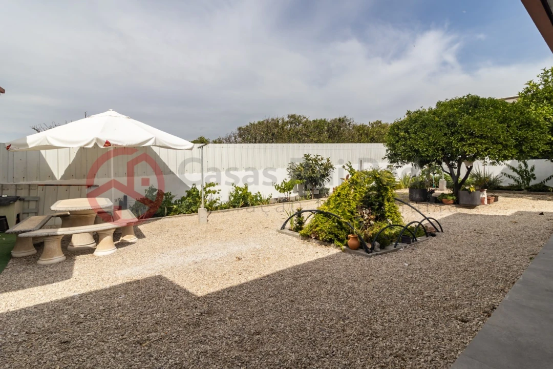 Moradia T4 para Venda em Santo Antonio da Charneca Foto 62