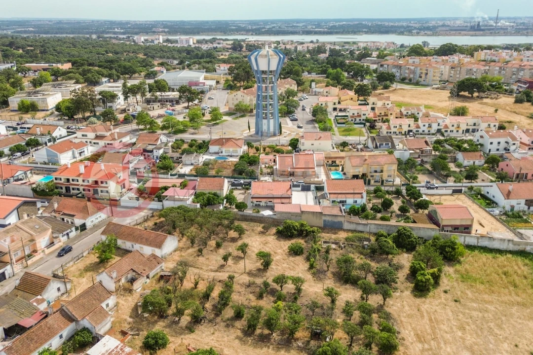 Moradia T4 para Venda em Santo Antonio da Charneca Foto 79