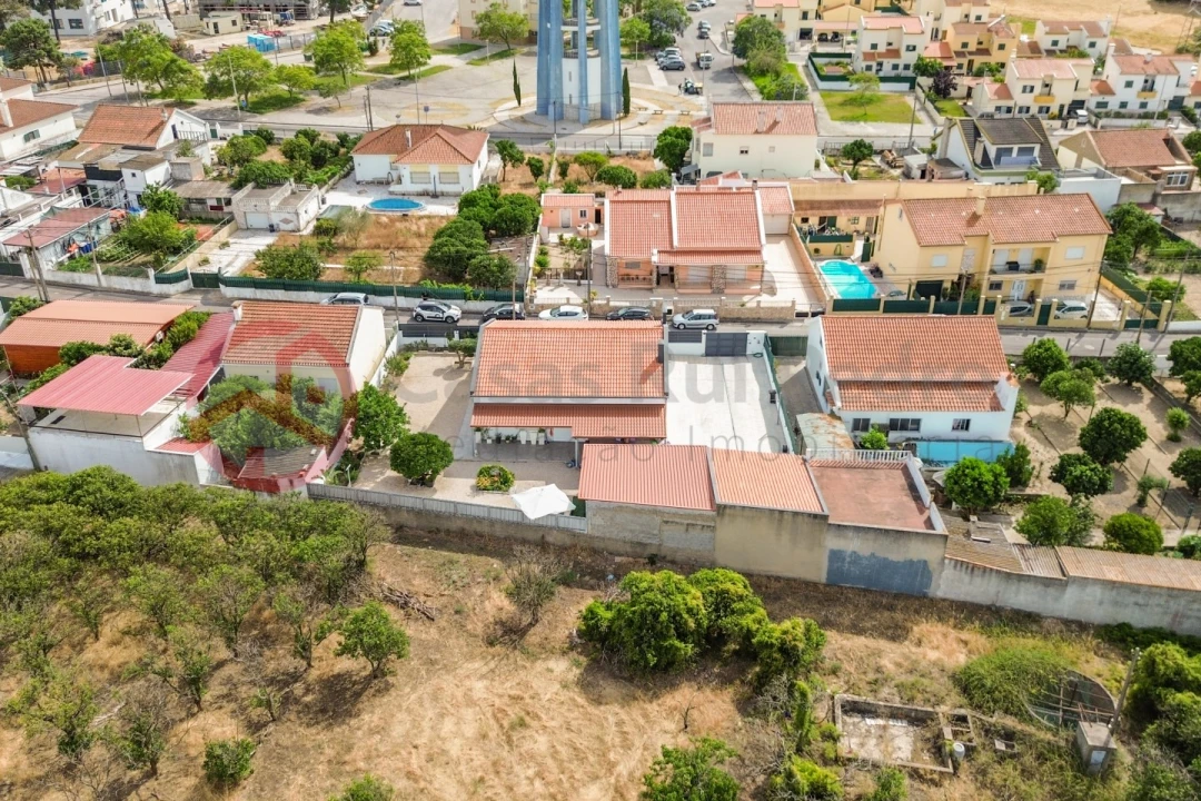 Moradia T4 para Venda em Santo Antonio da Charneca Foto 80