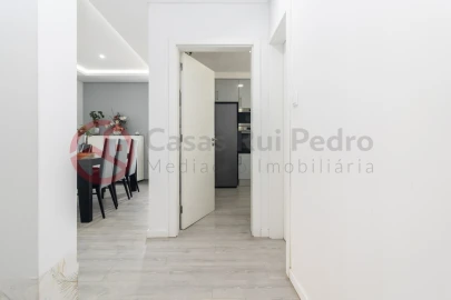 Moradia T4 para Venda em Santo Antonio da Charneca