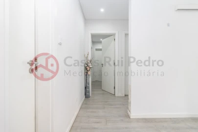 Moradia T4 para Venda em Santo Antonio da Charneca