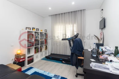 Moradia T4 para Venda em Santo Antonio da Charneca