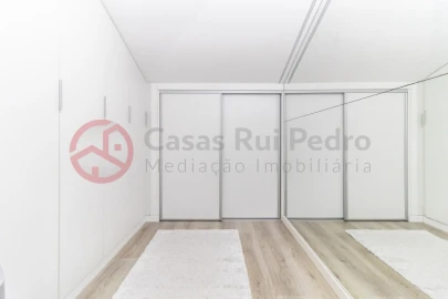 Moradia T4 para Venda em Santo Antonio da Charneca