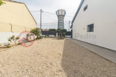 Moradia T4 para Venda em Santo Antonio da Charneca