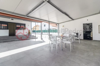 Moradia T4 para Venda em Santo Antonio da Charneca