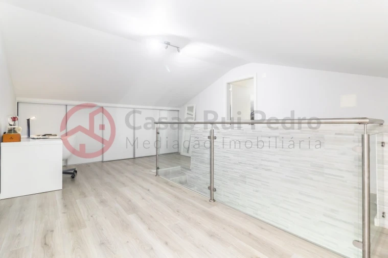 Moradia T4 para Venda em Santo Antonio da Charneca Foto 49