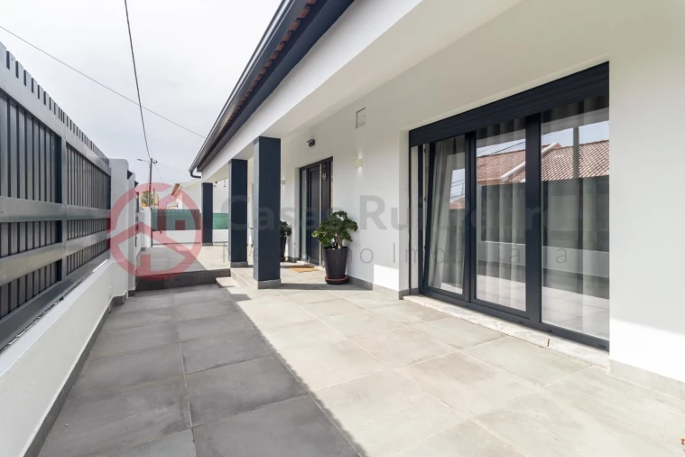 Moradia T4 para Venda em Santo Antonio da Charneca Foto 4