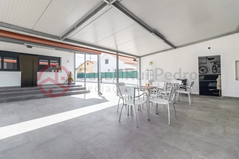 Moradia T4 para Venda em Santo Antonio da Charneca Foto 65