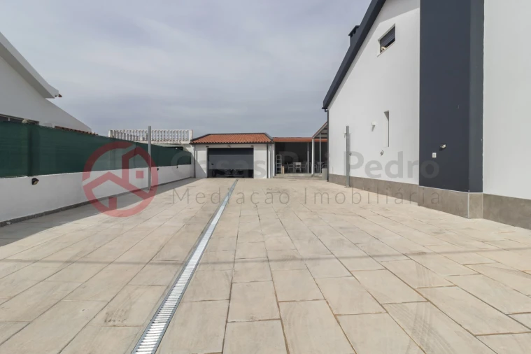 Moradia T4 para Venda em Santo Antonio da Charneca Foto 71