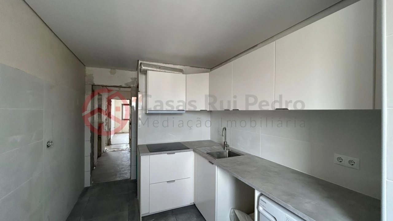 Apartamento T2 para Venda em Baixa da Banheira e Vale da Amoreira Foto 2