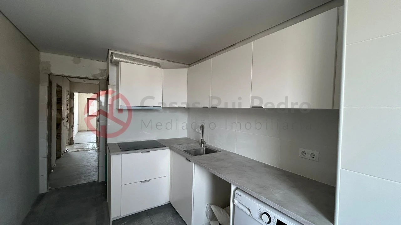 Apartamento T2 para Venda em Baixa da Banheira e Vale da Amoreira Foto 3